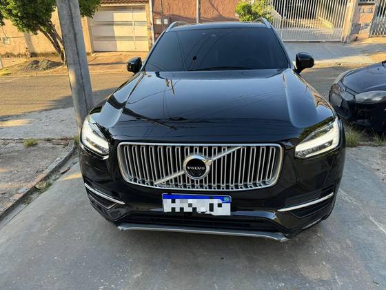 VOLVO XC90 2.0 D5 DIESEL MOMENTUM AWD GEARTRONIC